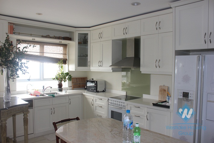 High quality apartment with 2 bedroom for rent in Tay Ho, Ha Noi